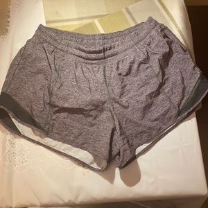 ❤️HEATHER BLACK LULULEMON HOTTY HOT SHORTS 4”❤️